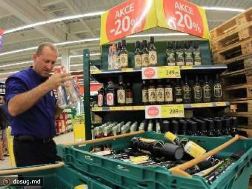 В Польше запретили продажу чешского алкоголя