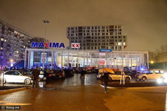 В Риге обрушилась крыша торгового центра