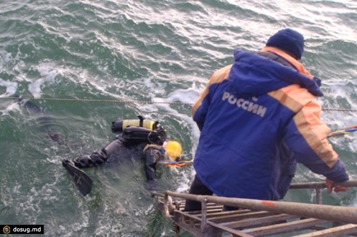 В СКР назвали основную версию затопления траулера в Охотском море