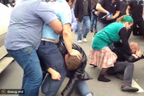 В ходе проверок на московских рынках задержали более 300 человек