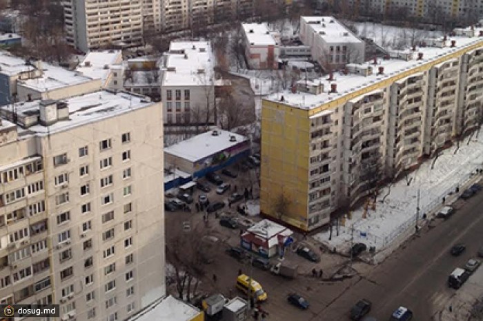 В московской школе застрелили полицейского