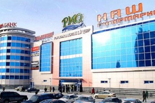 В результате стрельбы у торгового центра в Ярославле ранен один человек