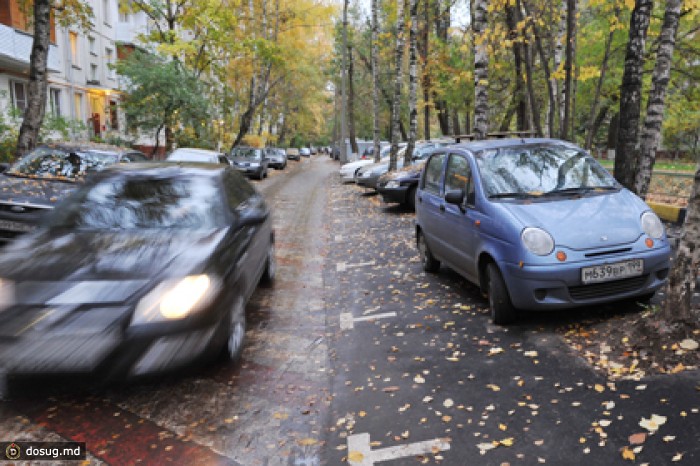 В спальных районах Москвы организуют льготные парковки