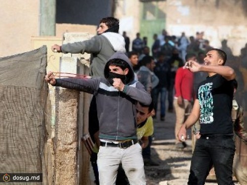В столкновениях с израильскими военнослужащими пострадали 30 палестинцев
