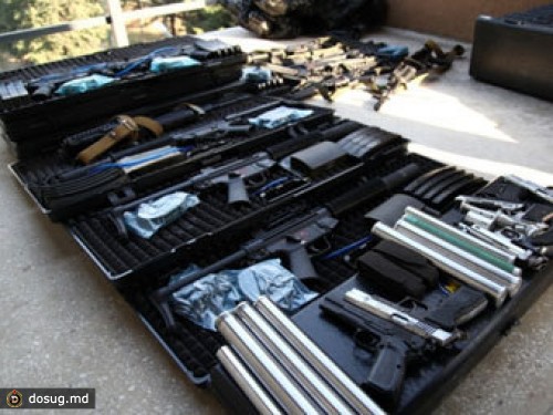 В тбилисской квартире нашли десятки единиц оружия