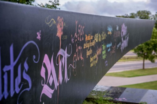 Вандалы осквернили памятник погибшим на пароме «Эстония»