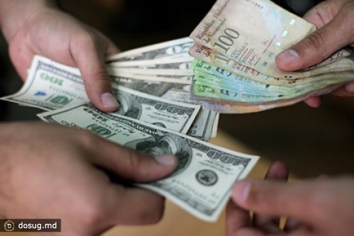 Венесуэла устроит аукционы по продаже долларов