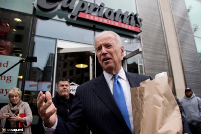 Вице-президенту США пришлось занять деньги на еду