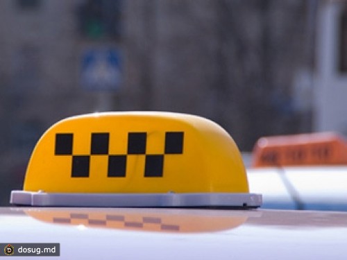 Власти Москвы предложили выдавать таксистам желтые номера