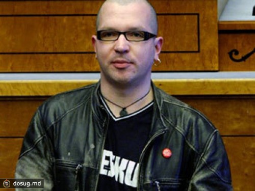 Власти Нарвы простили поддержавшего Pussy Riot депутата