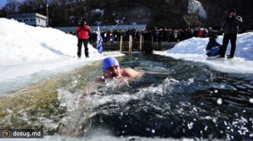 Во Владивостоке прошел чемпионат по зимнему плаванию