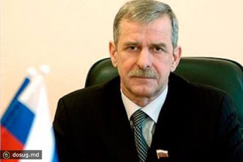 Воронежского депутата лишили полномочий за поездку с женой в Париж