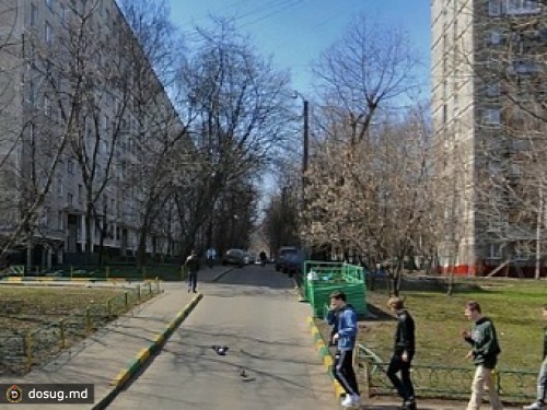 Возле спортшколы в Москве похитили троих детей