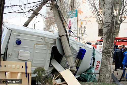 Врезавшегося в «скорую» сотрудника СБУ признали потерпевшим