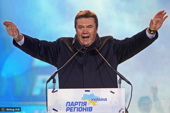 Янукович попросил исключить его из Партии регионов