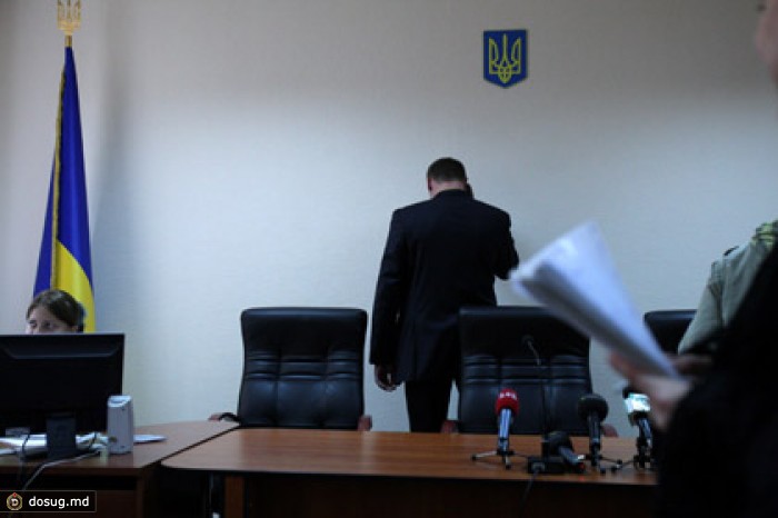 Янукович велел позаботиться о безопасности судей