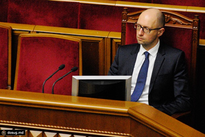 Яценюк потребовал от инвесторов реструктурировать долги Украины