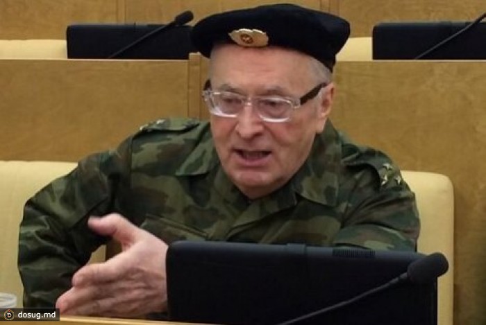 Жириновский пришел в Госдуму в военной форме