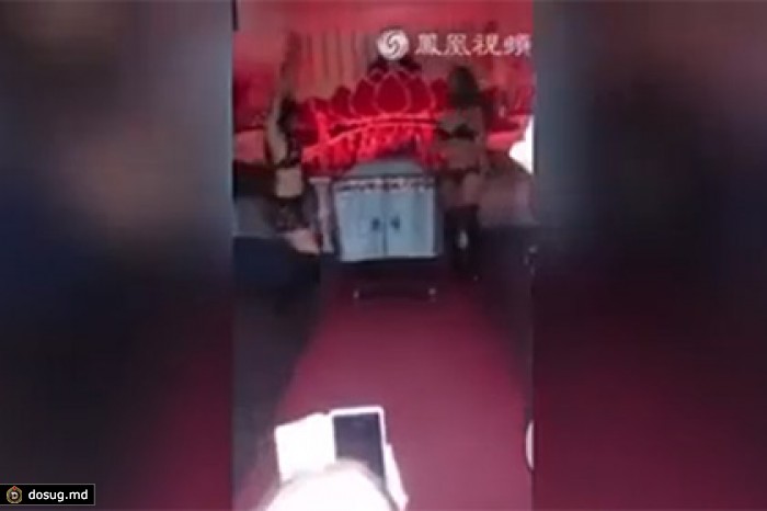 Жительница Тайваня заказала стриптизерш на похороны мужа