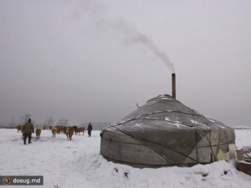 Замерзающим жителям Тывы отправили печки-буржуйки