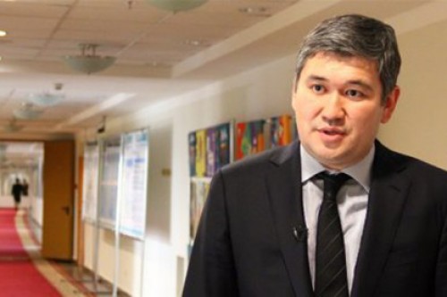 Замминистра образования Казахстана задержали за растрату