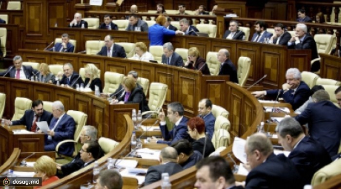 Заседание парламента: Гимпу назвали фашистом, коммунистов послали в Крым (ВИДЕО)