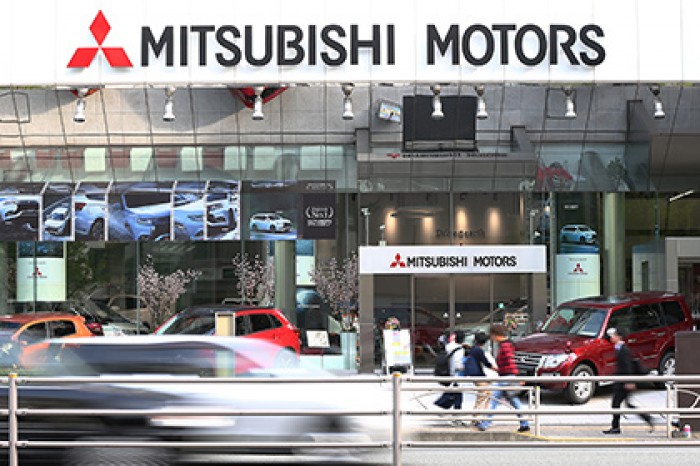 Акции Mitsubishi рухнули на треть после признания производителя в махинациях