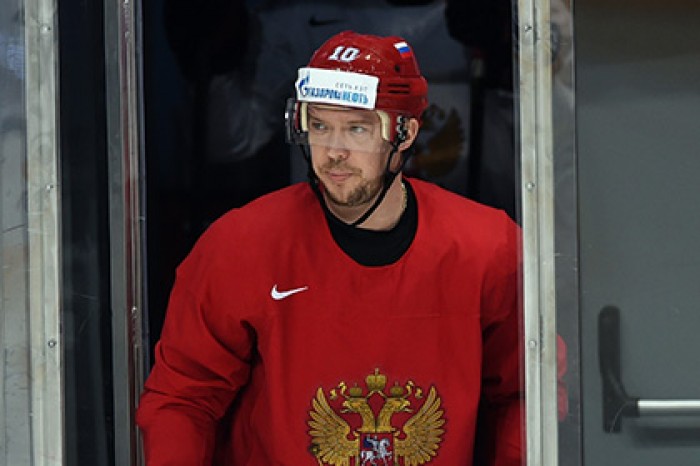 Американский болельщик справил нужду в конек Дацюка