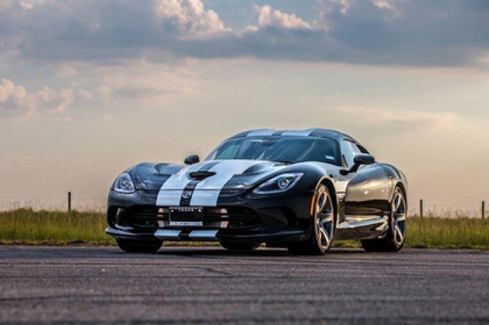 Американцы разогнали Dodge Viper до 230 километров в час