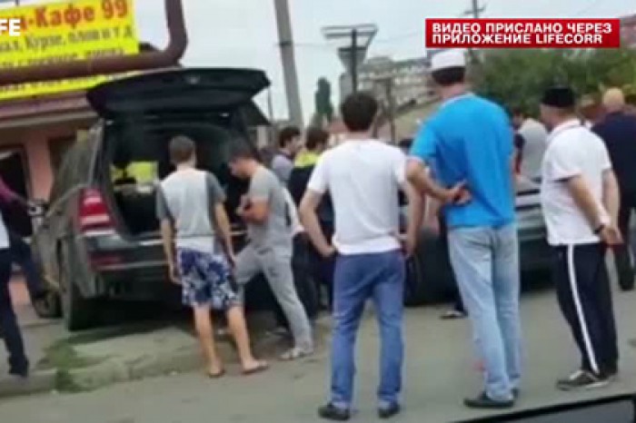 Аварию в Дагестане с участием спорткара российского бойца UFC сняли на видео