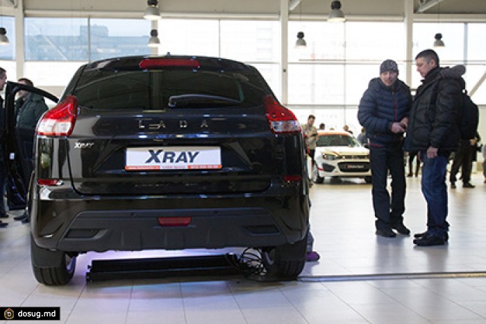 «АвтоВАЗ» за месяц продал тысячу кроссоверов Xray