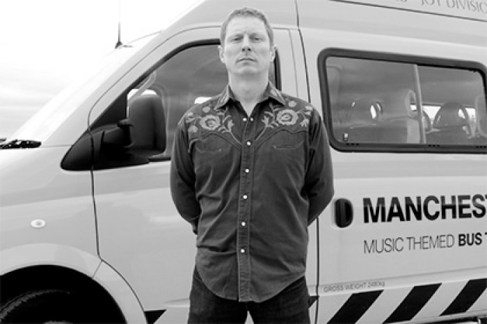 Барабанщик британской рок-группы Inspiral Carpets умер в возрасте 44 лет