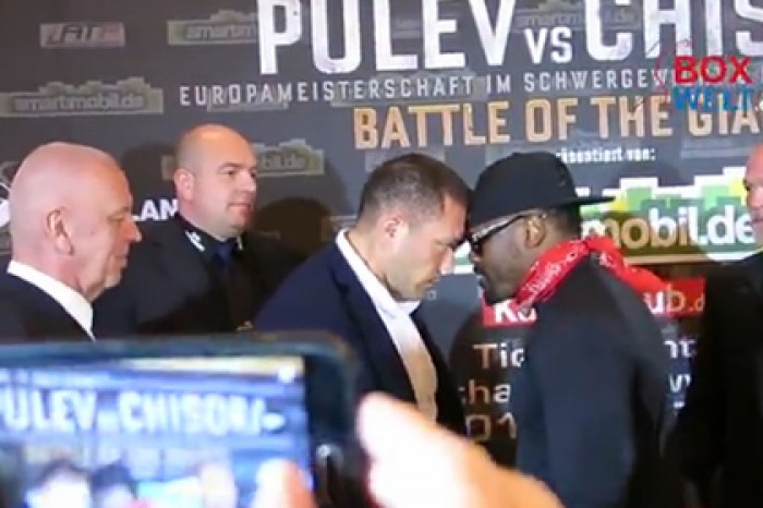 Британский боксер Чисора устроил потасовку с соперником на дуэли взглядов