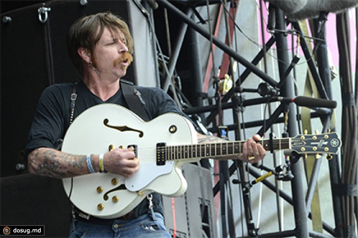 Британцы начали кампанию в поддержку выступавшей в Париже Eagles of Death Metal