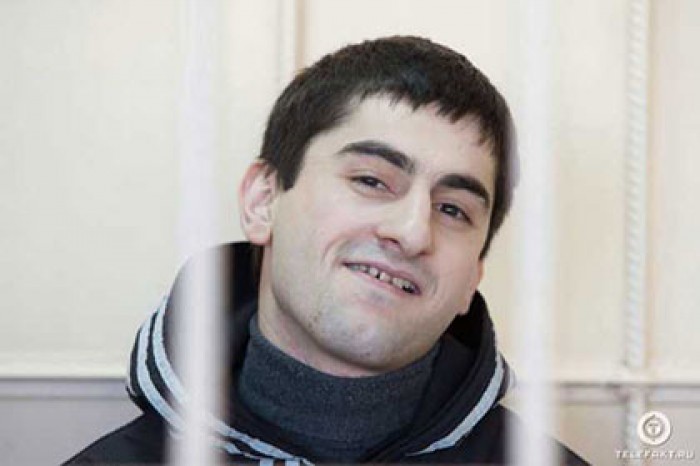 Бывшего бойца ММА осудили за убийство хоккейного болельщика