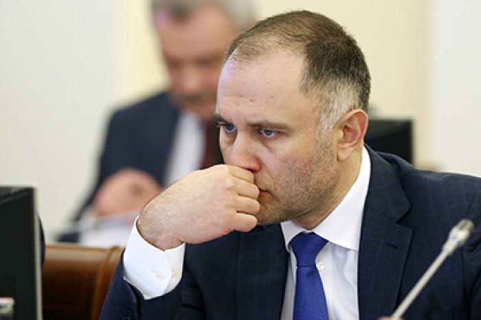 Бывшего вице-губернатора Петербурга увезли с допроса в больницу