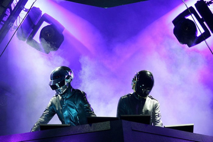 Daft Punk распродадут свой реквизит