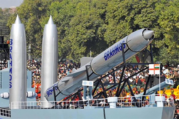 Дели заявил о желании продать третьей стране российско-индийскую ракету BrahMos