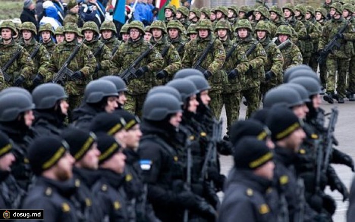 Эстонского спасателя уволили за критику военного парада