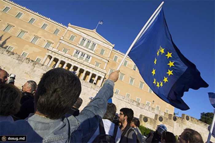 Еврокомиссия выделит Греции 35 миллиардов евро