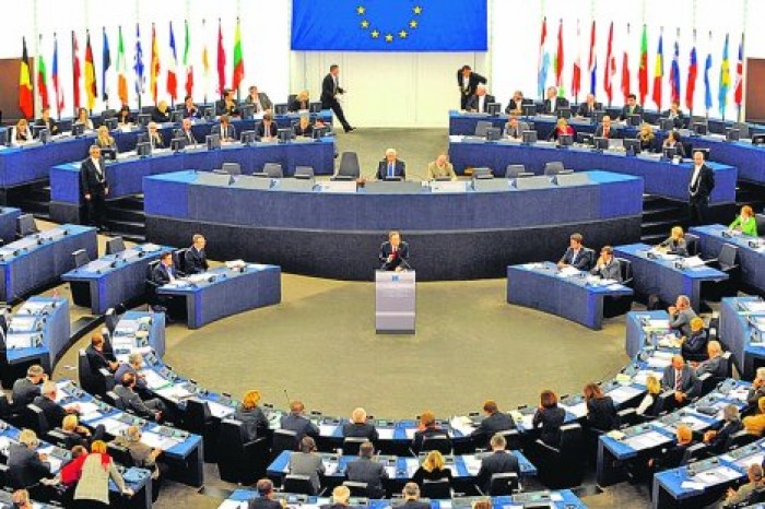 Европарламент приостановил работу по отмене виз для Турции