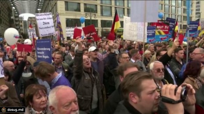 Европу захлестнула волна протестов против мигрантов