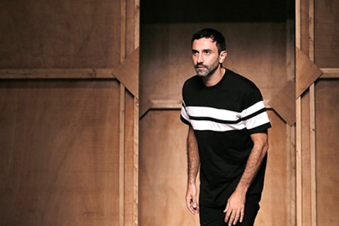 Givenchy обеспечит детей люксовой одеждой