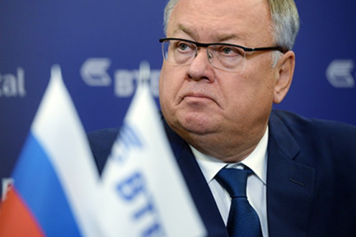 Глава ВТБ заявил о необходимости повременить с приватизацией банка