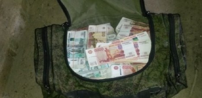 Грабители отобрали у прохожего сумку с 31 миллионом рублей