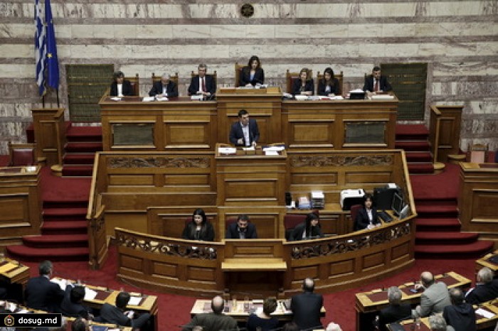 Греческие депутаты опустошили банкоматы в здании парламента