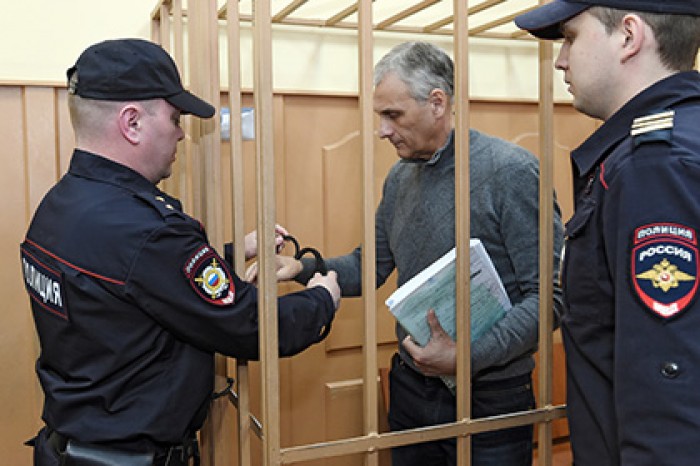 Хорошавину предъявят обвинения по еще десяти эпизодам получения взяток