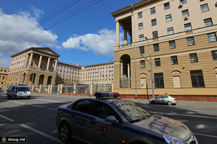 Инспектора ДПС сбили у здания московского главка МВД на Петровке