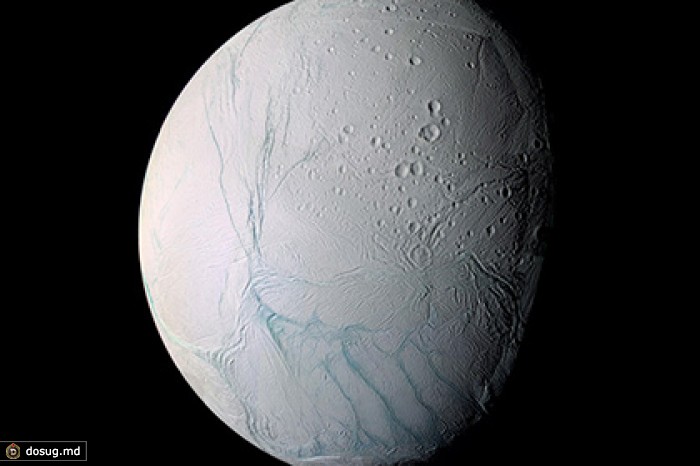 Извержения криовулканов Энцелада сфотографированы станцией Cassini