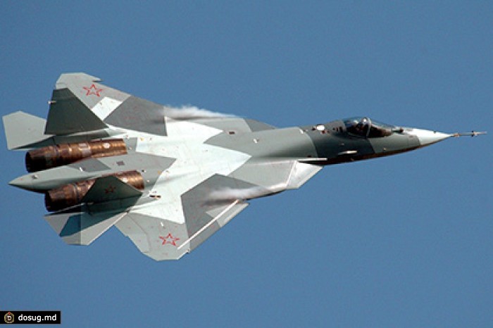 К испытаниям истребителя Т-50 подключился новый самолет